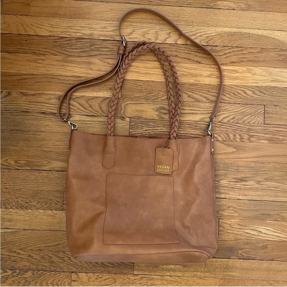 Handbags - NWOT Vegan Leather Tote Bag